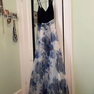 Eliza J floral maxi dress - Size 6